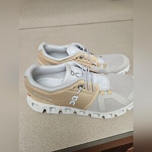 On Cloud 5 Fuse Savannah/pearl women's 7.5